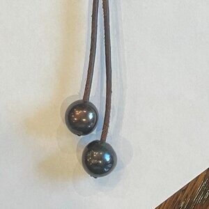 Leather necklace with Pearls